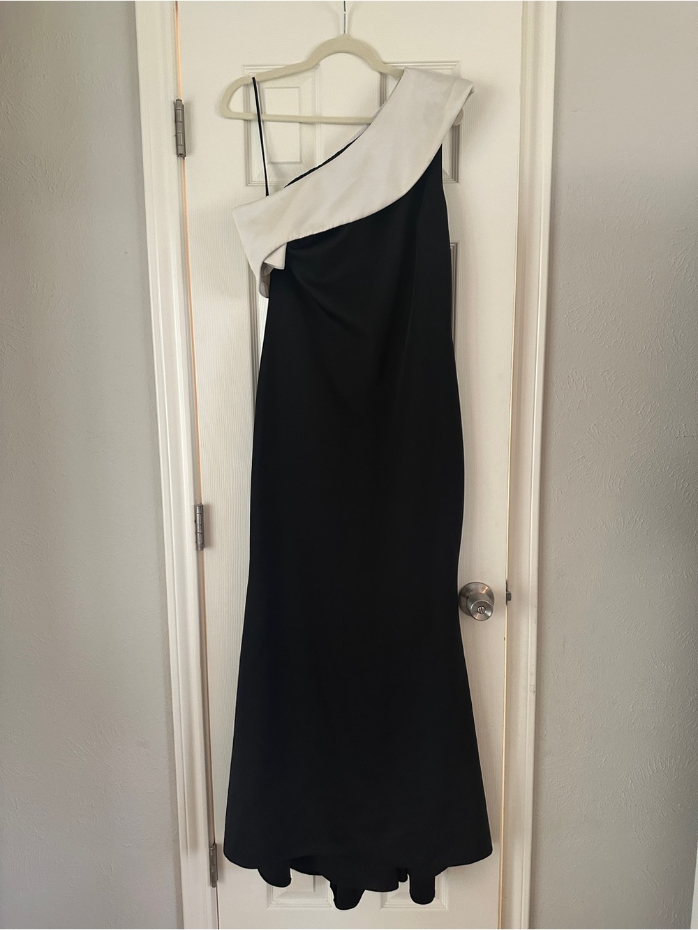 Badgley Mischka Black and White One-Shoulder Evening Gown